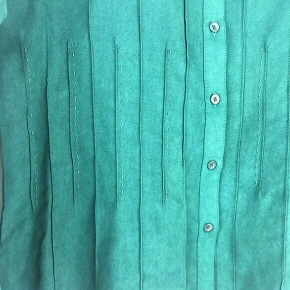 Lemon Grass Studio Faux Suede Pintuck Button Down Shirt. Green. Size M - Picture 4 of 11